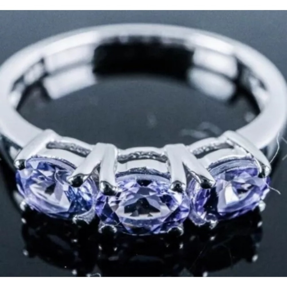 925 Silver Ring 3 Genuine Natural Tanzanites - .85cts Appraised $925.00 Size 7.5
